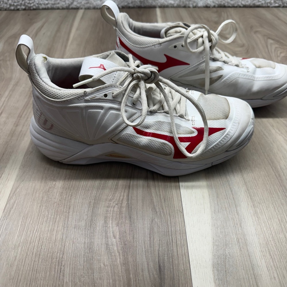 Mizuno Wave Momentum 2 Volleyball Shoes White Red Indoor Court Sneaker Women 7.5